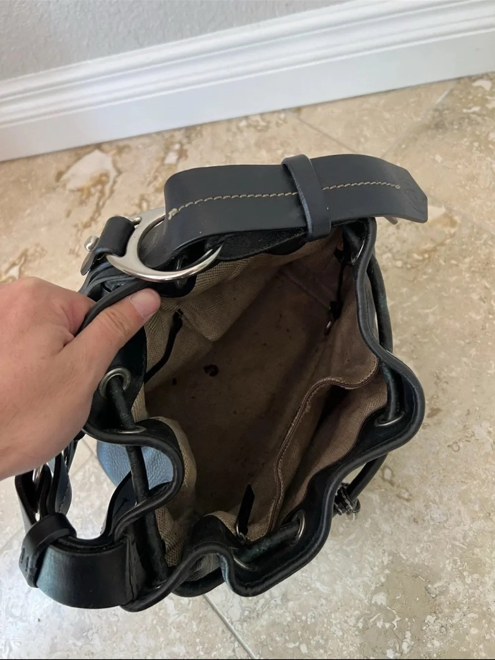 VTG Dooney & Bourke Black Pebbled Leather Drawstring Bucket Bag - Picture 3 of 5